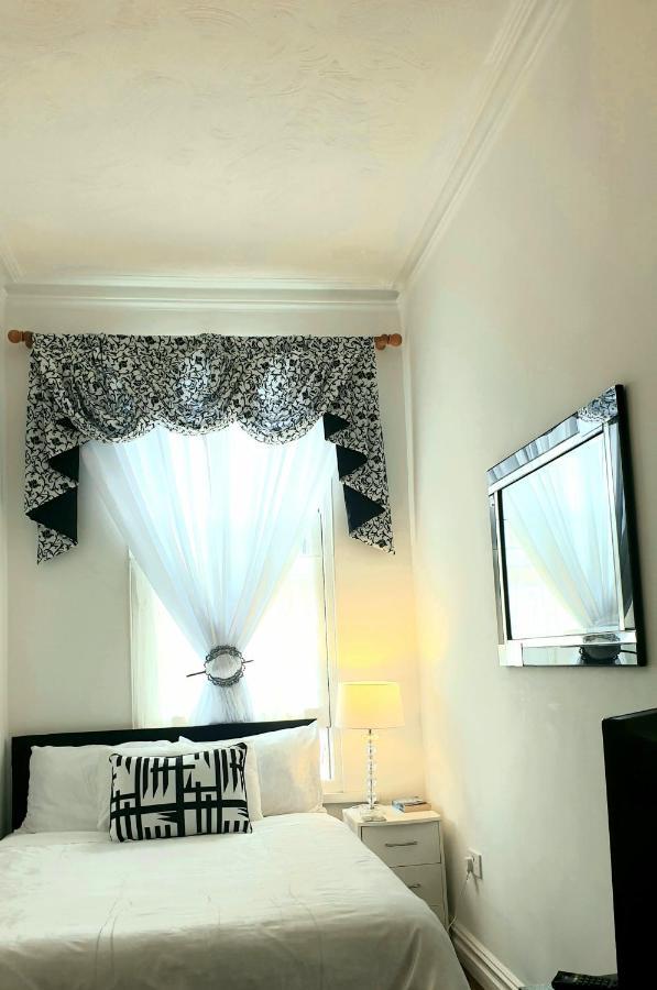 Gabriel Guesthouse Rhyl Ngoại thất bức ảnh