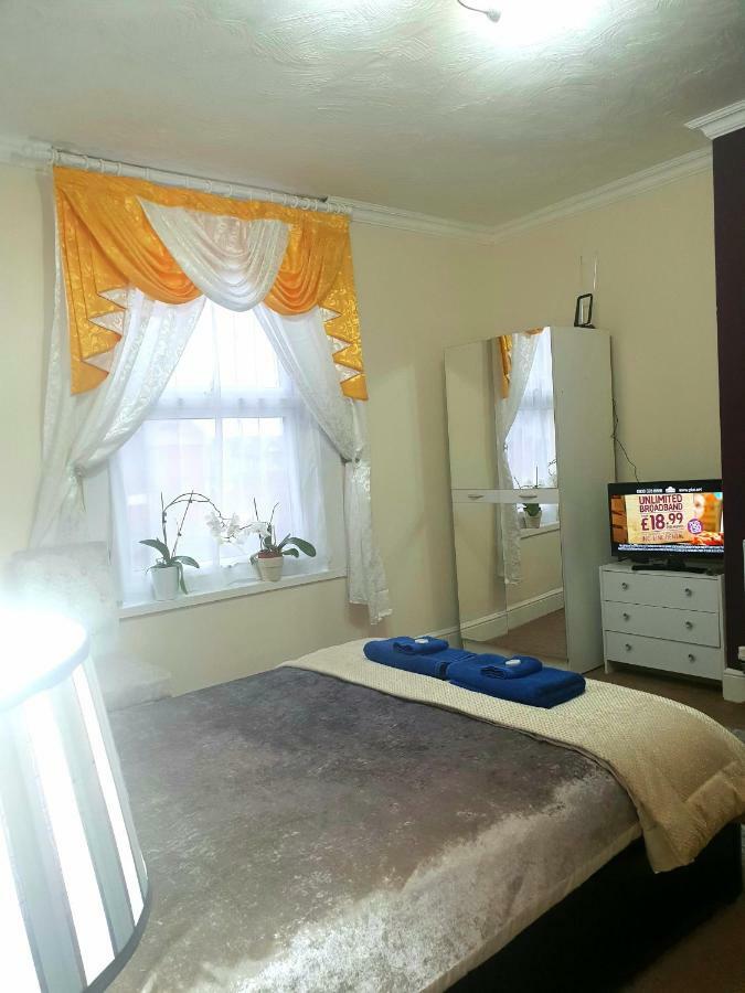 Gabriel Guesthouse Rhyl Ngoại thất bức ảnh