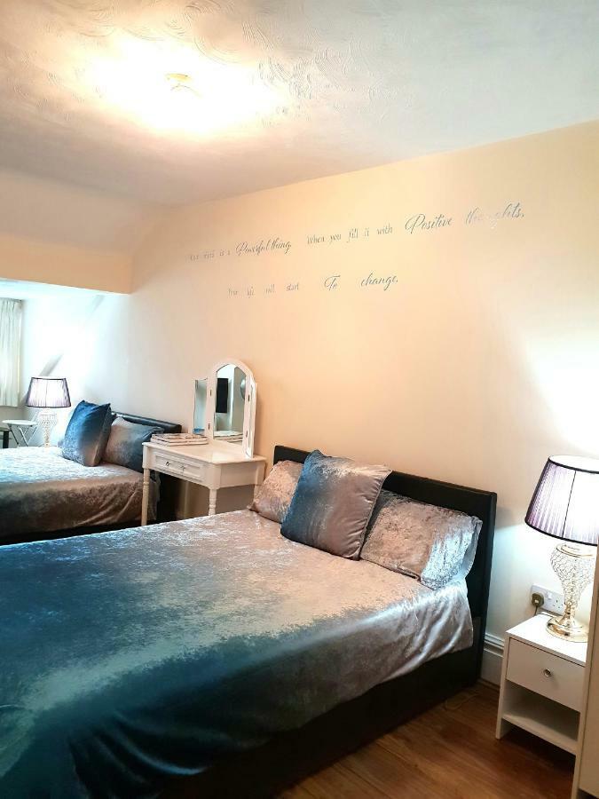 Gabriel Guesthouse Rhyl Ngoại thất bức ảnh
